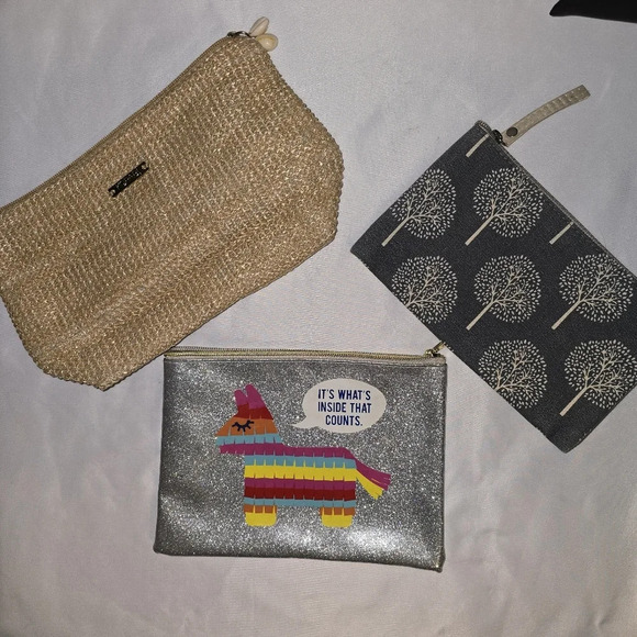 🌻🌻Three Cosmetic Bags Assorted Sizes (2 new/1 pre-owned) - Picture 1 of 15
